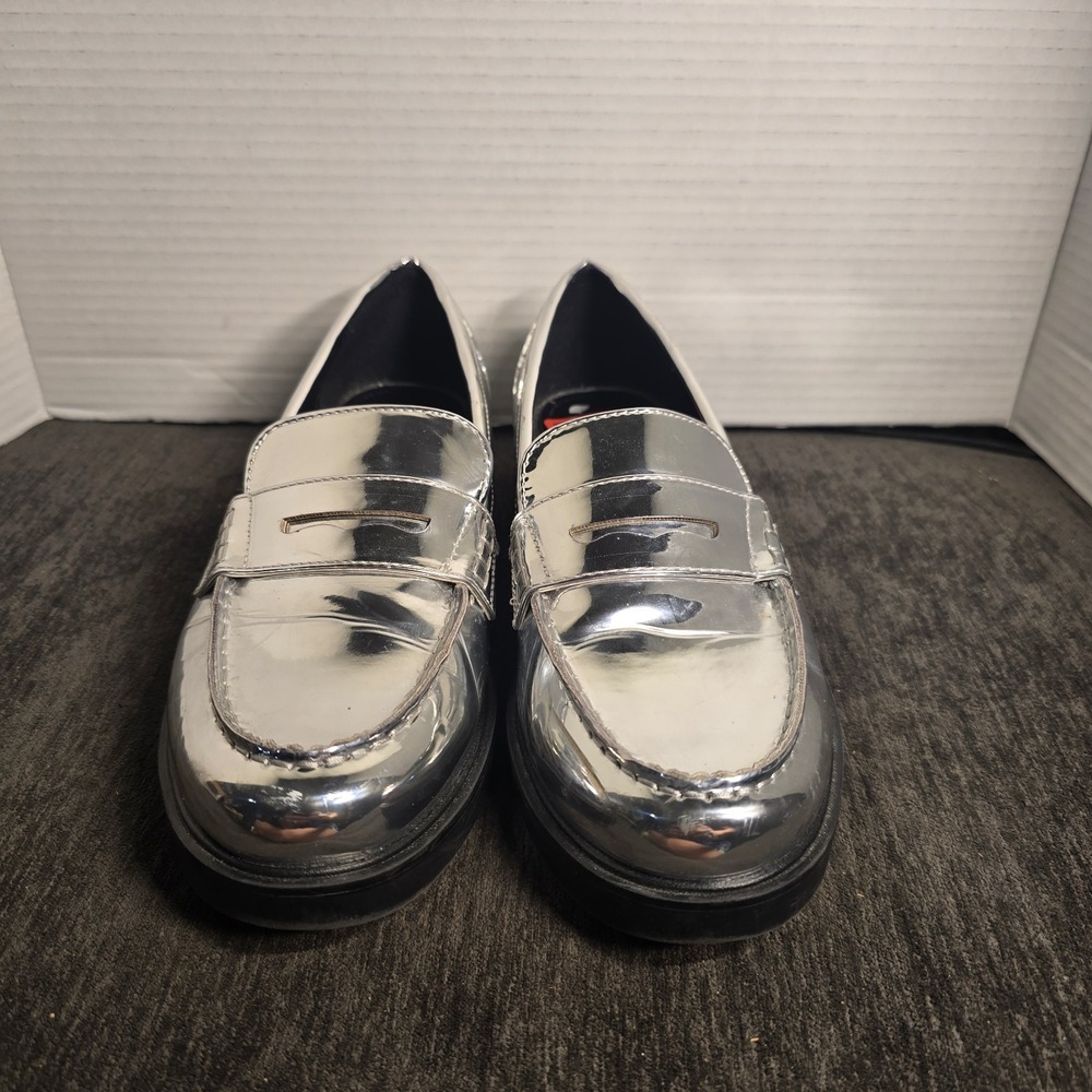Worthington Ellen Loafers Women's Size 9 M Silver Chrome Slip On Shoes